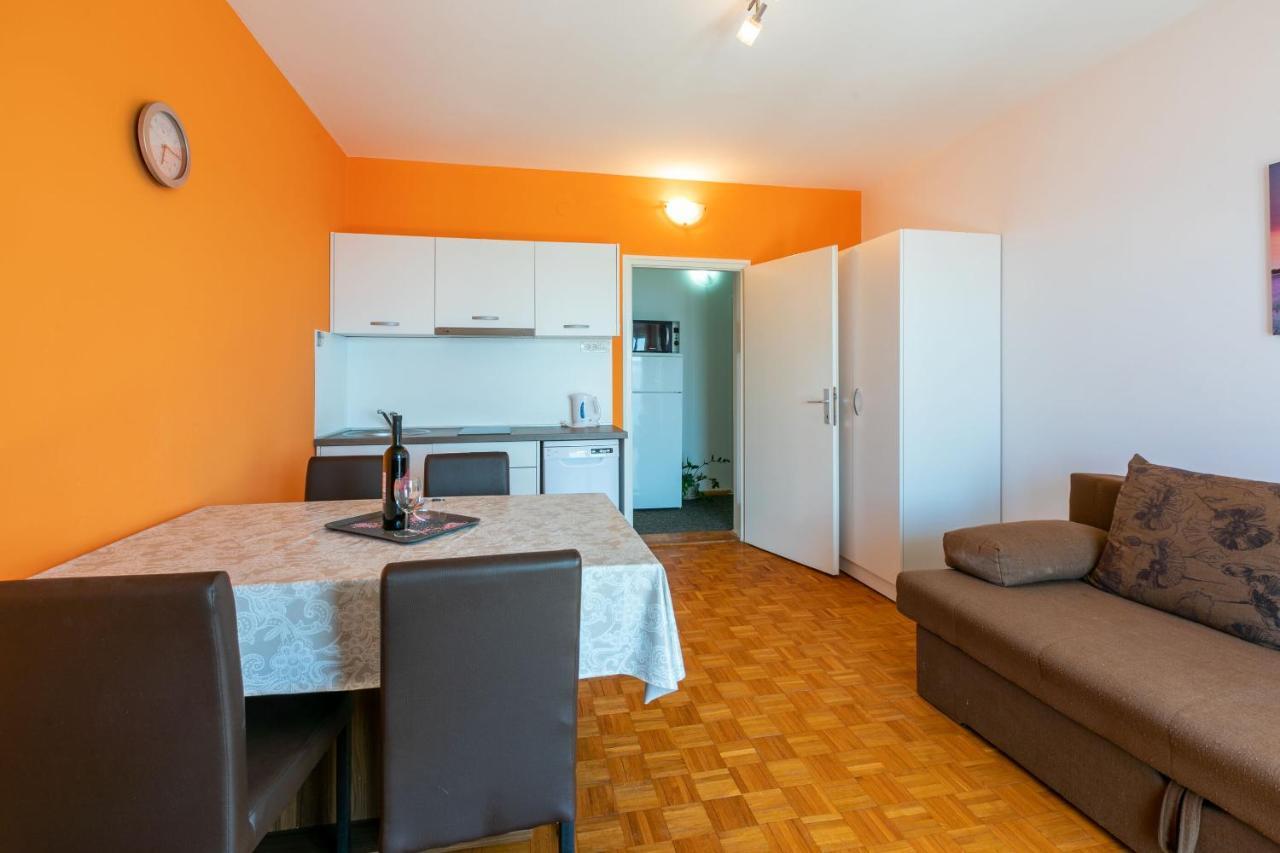 Apartment Mira 茨里克韦尼察 外观 照片